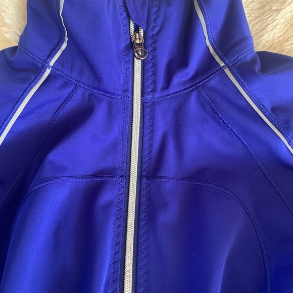 Lululemon Jacket - Picture 7 of 16